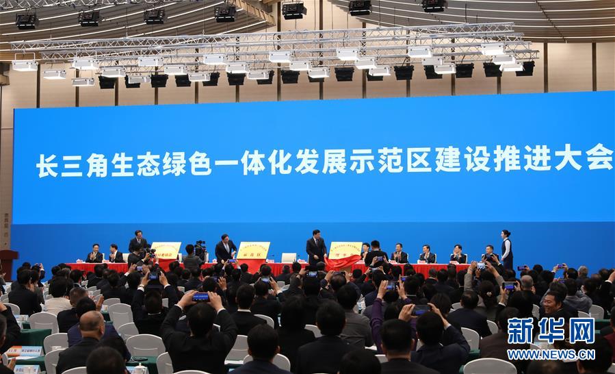 (新华全媒头条·2019中国经济特稿·图文互动)(4)2019:沧海横流 浩荡前行——以习近平同志为核心的党中央引领中国经济高质量发展述评